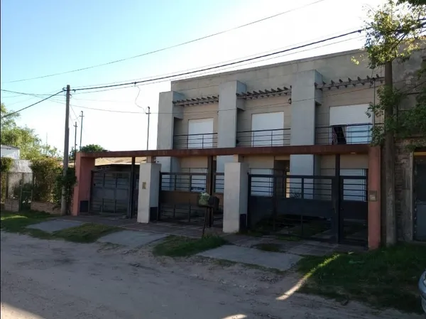 Duplex en venta - Rosario entre Clavarino y Guido Spano - Gualeguaychú, Entre Ríos.